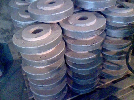 碳素焙燒爐：莫來(lái)石澆注料爐口、爐帽-火龍耐材提供